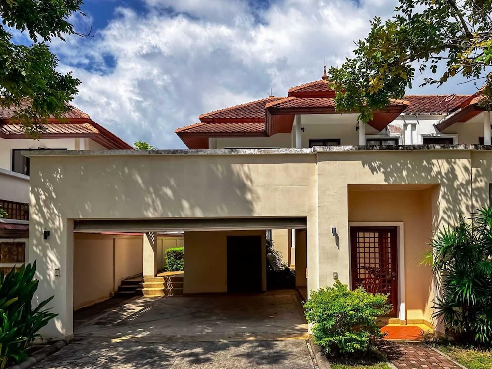 Beautiful 3-bed Villa in Cherngtalay, Thalang