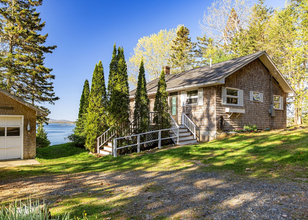 Hotel Lucky Stone Retreat - Private Beach & Acadia View - Image 1