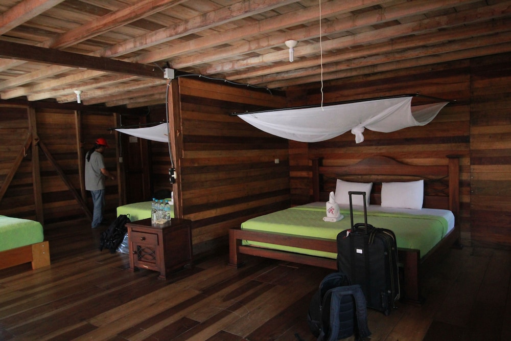 Sani Lodge