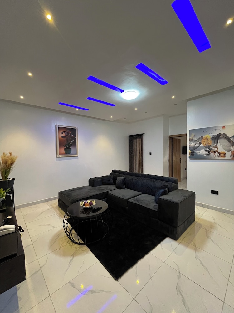 KOZY APARTMENT & LOUNGE