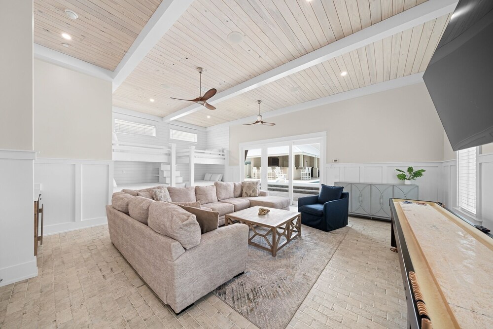 Laguna Sunset 7 Bedroom Home