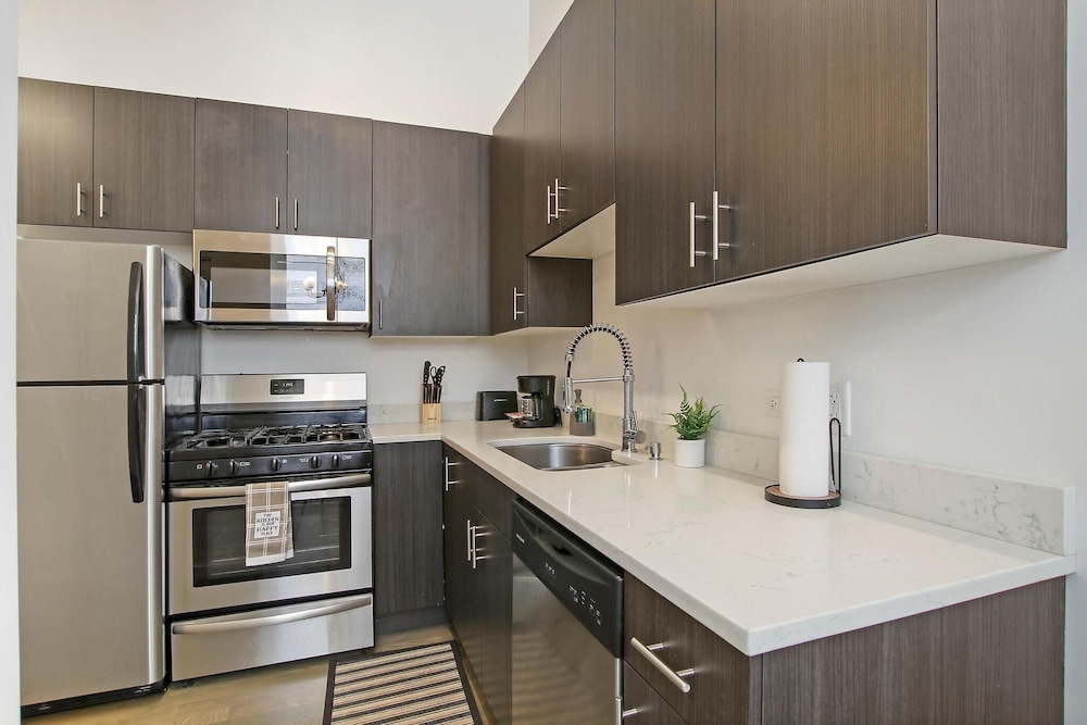 1BR Living - Lake 206 rep - Image 3