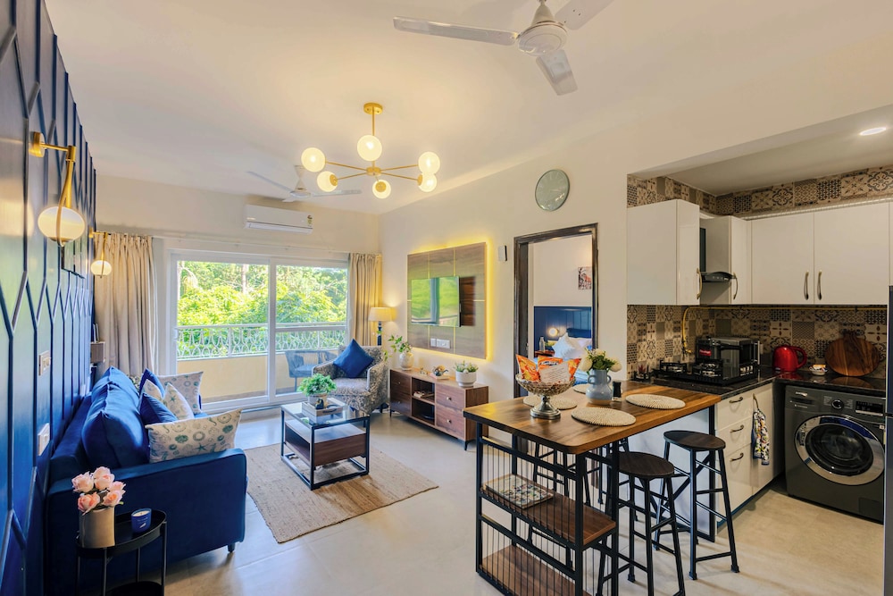 Alaya Stays Veera Marina 1BHK with Pool