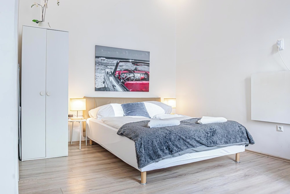 Family 2 Apts for 6P Stadthalle Area