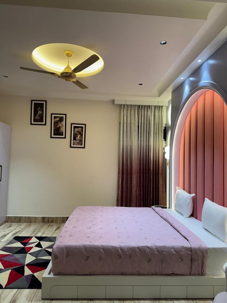 Ranveer Hotel and Restaurant