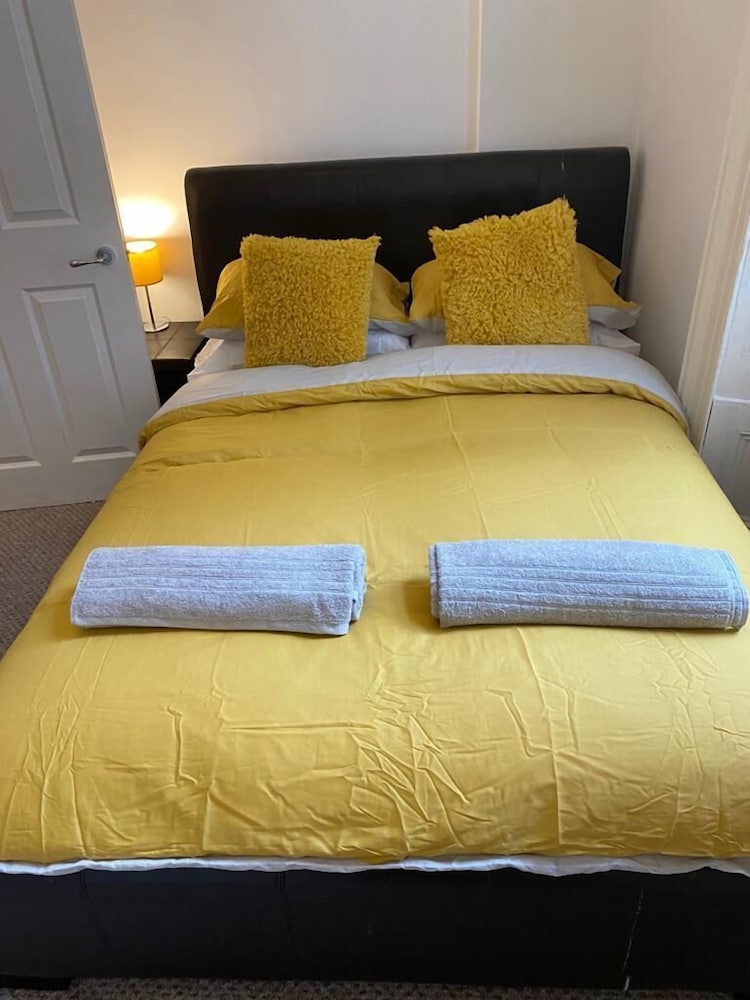 City centre - 1 bedroom apartment view 2