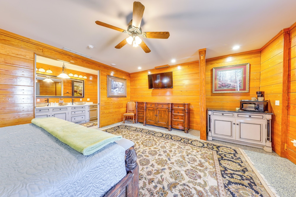 'the Vista' Retreat 30 Mi to Kansas City! - Property Image 47
