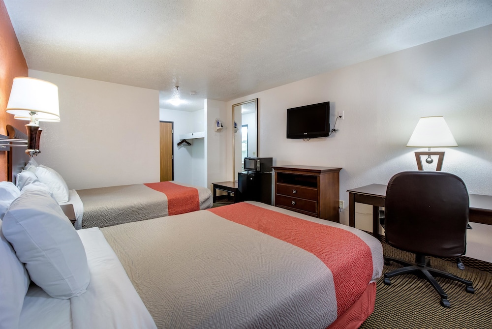 Motel 6 Marion, IL