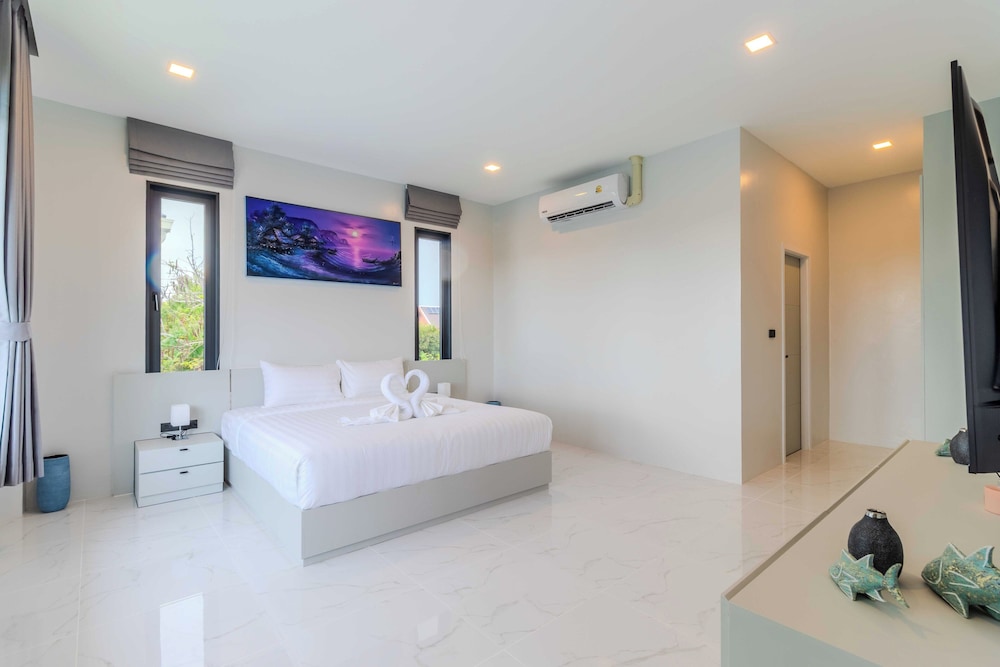 2 Villas 2 Kitchens Huge Pool V258