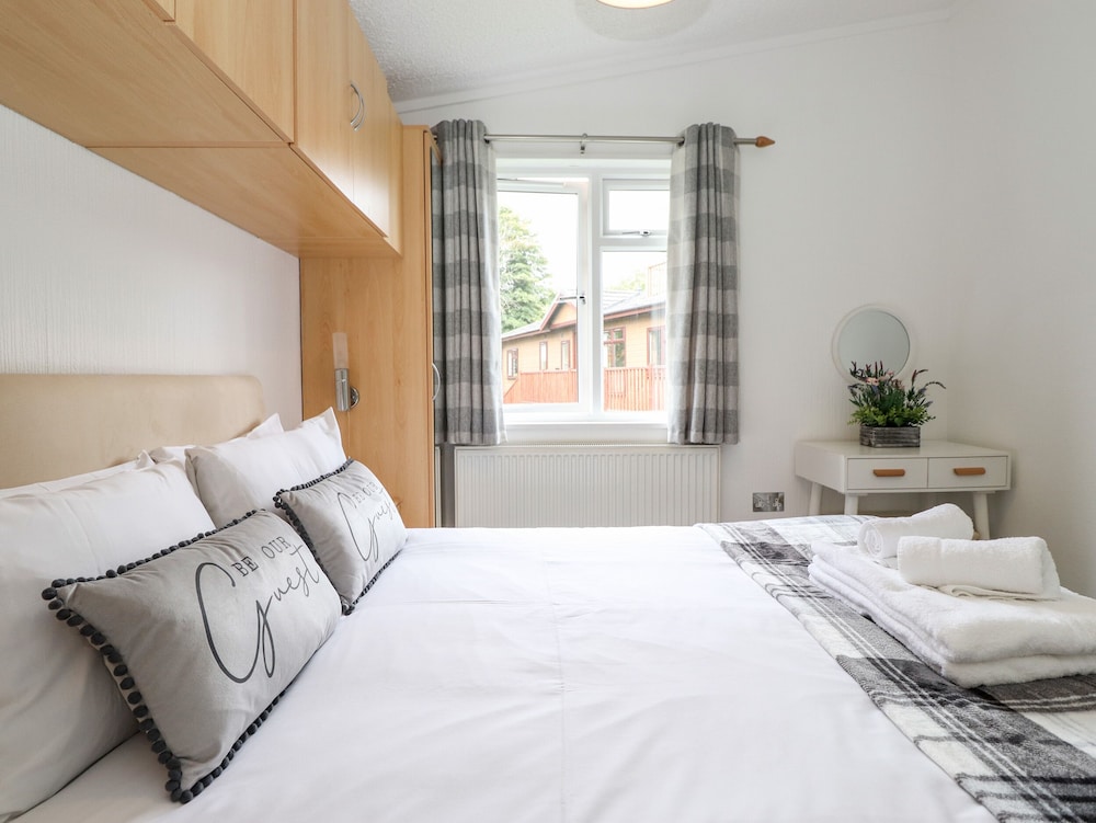 Honeysuckle Lodge