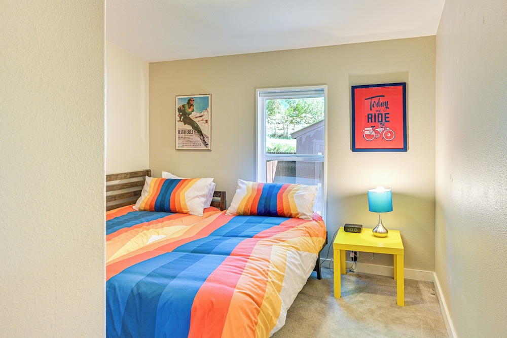 Creekside Buena Vista Retreat: Walk to Main St!