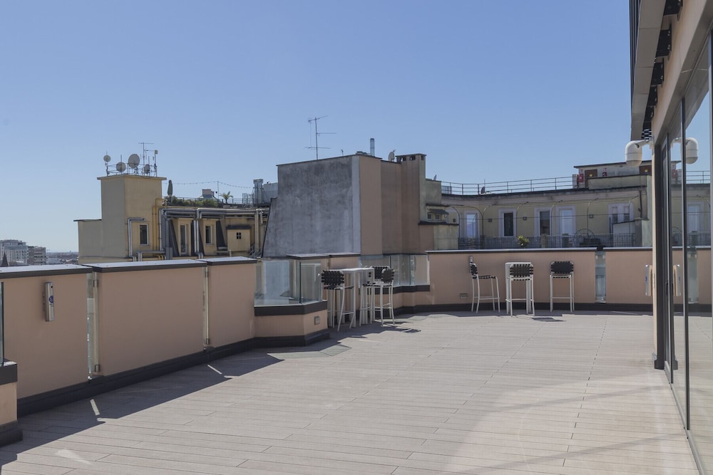 San Babila Central Tower by Rentopolis - High-end 1bdr with panoramic terrace overlooking Duomo