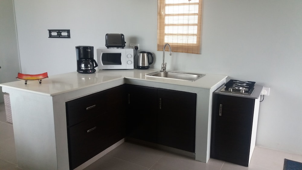 Sunny Private First Floor 1-br Beach Apartment With Spacious Balcony, Pool, Wifi view 5