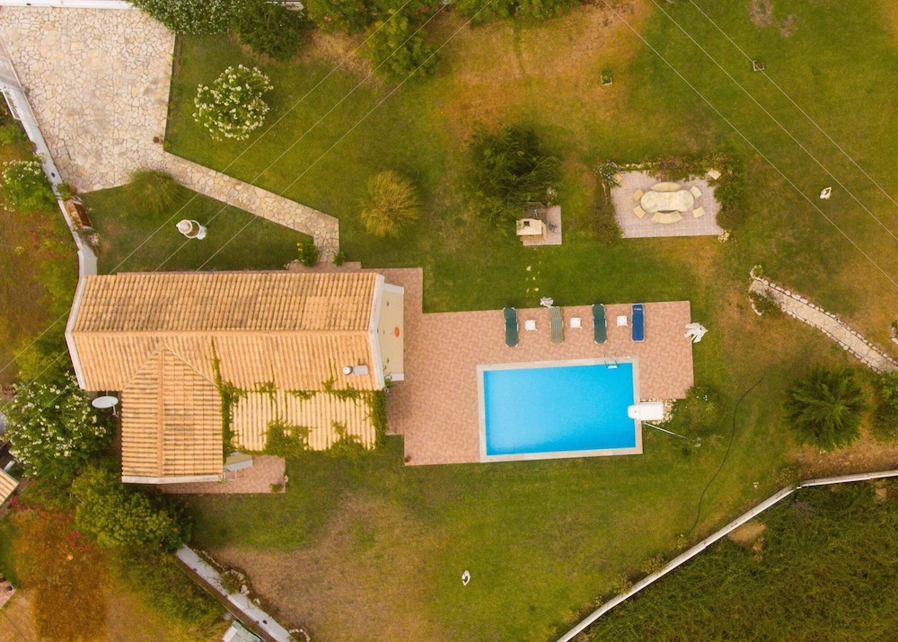 Villa Melissa Large Private Pool Walk to Beach Sea Views A C Wifi Car Not Required - 1926 view 3