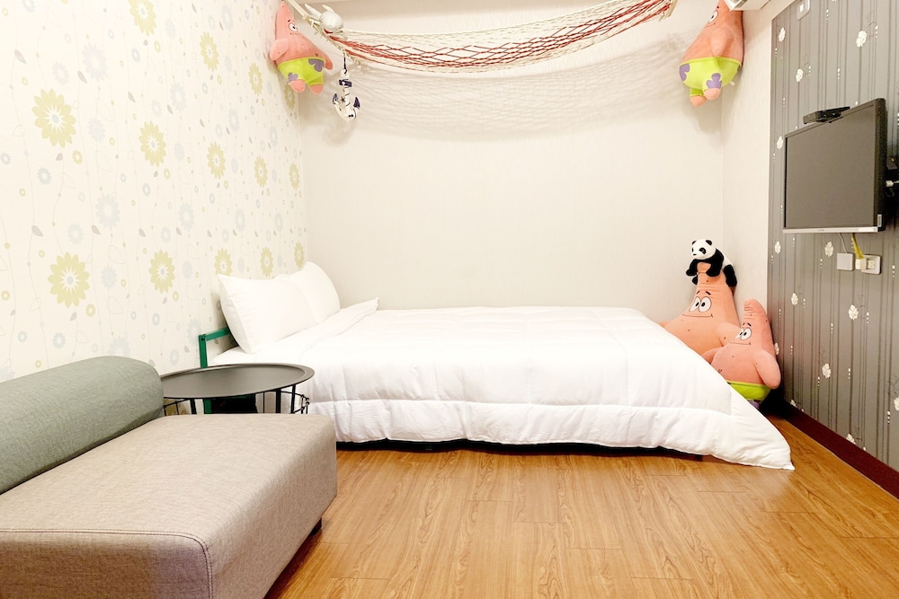 Snug Nine Inn