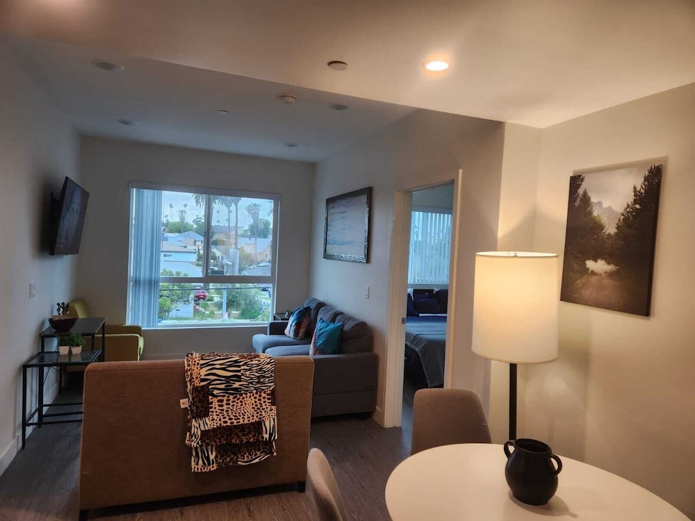 Urban Chic Apart-Hotels in Central LA
