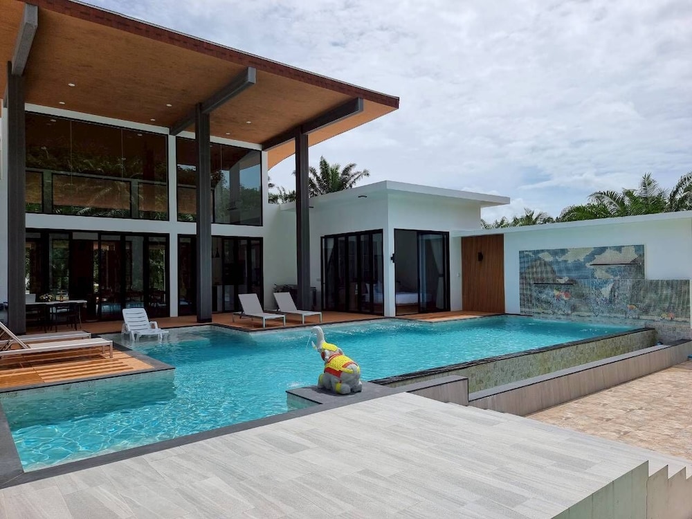 Red Cheek Mountain Villa