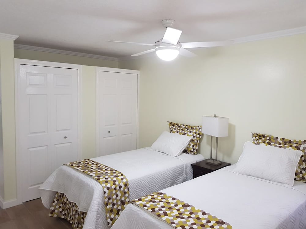 New Kingston Apt at Kensington Court