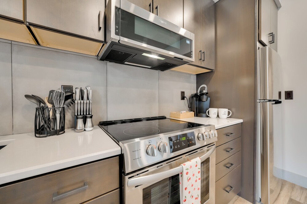Traverse City Condo w/ Balcony: Walk to Downtown!