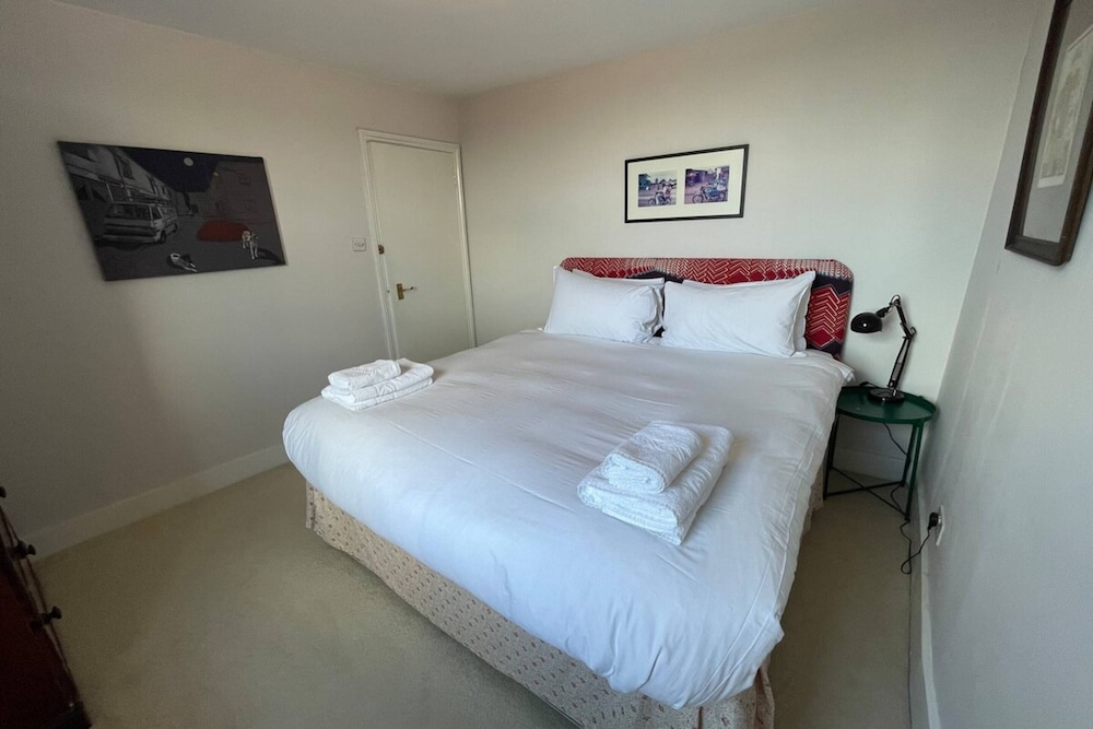 Modern & Cosy 1 Bedroom Top Floor Flat in East Dulwich