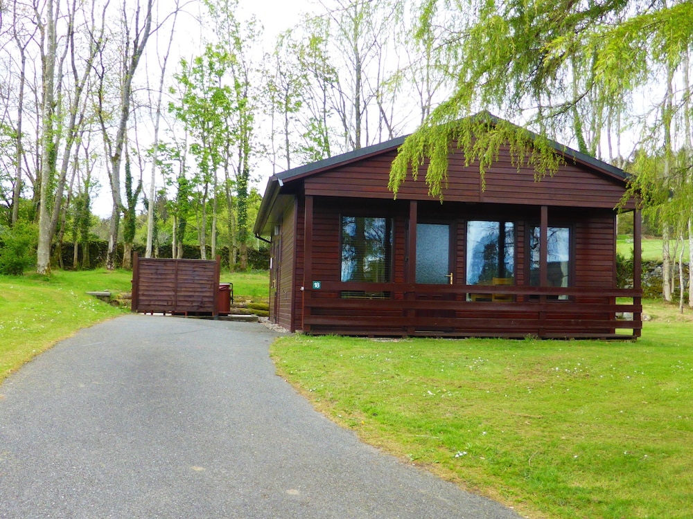 Birch 18 With Hot Tub, Newton Stewart