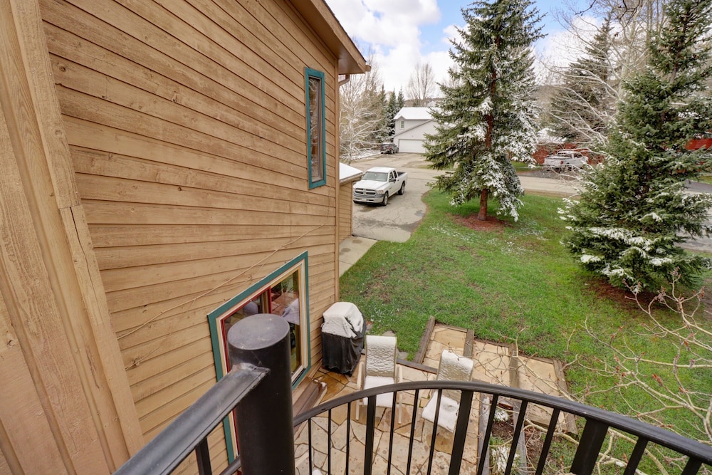 1250 Willow Grove 3 Bedroom Townhouse