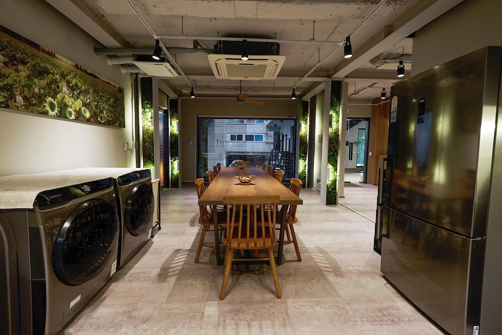 L9 Tailor Serviced Home near Hongik Univ