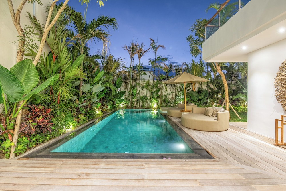 Coastal Comfort: Cozy 4BR Villa, 5 Min Walk to Finns Beach