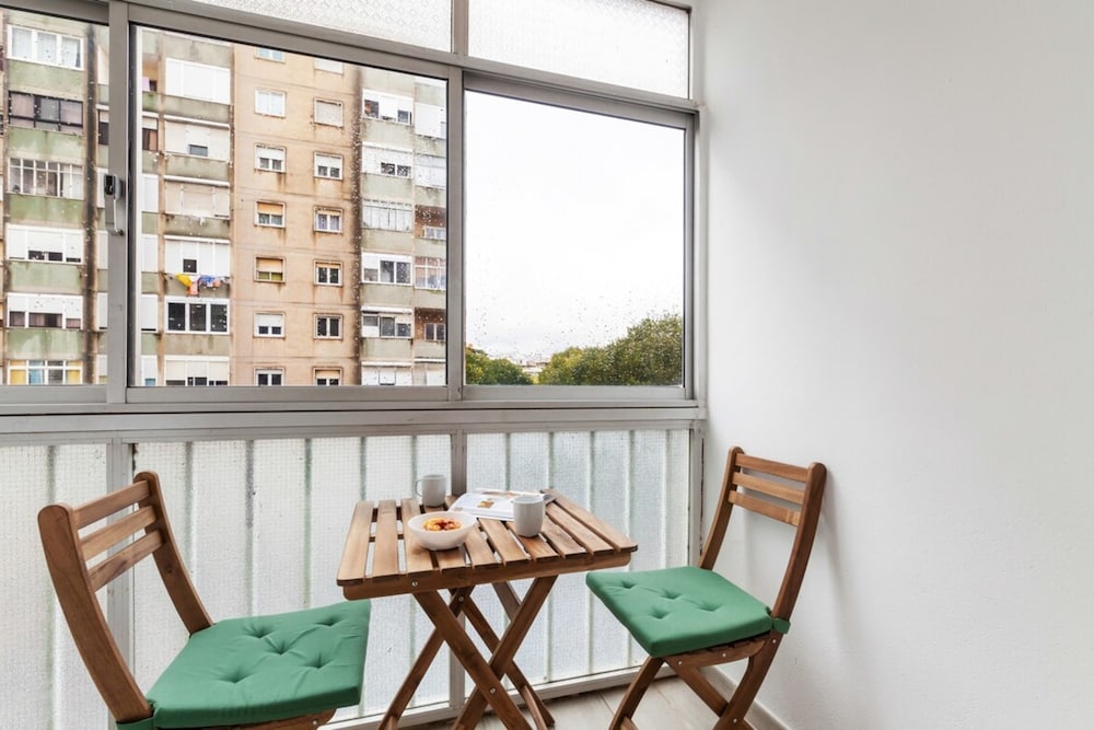 Beautiful 1 Bedroom Apartment Near Benfica view 4