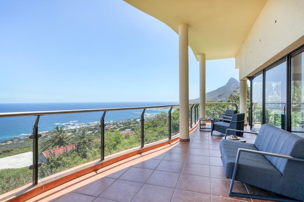 Villa Sol Camps Bay - Family Retreat With 360 Views