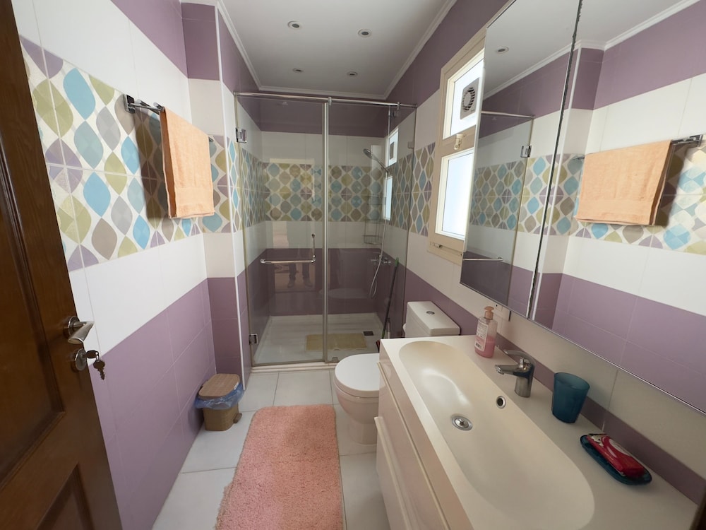 1108 Spacious 3BR Apt 2BA Near Airport