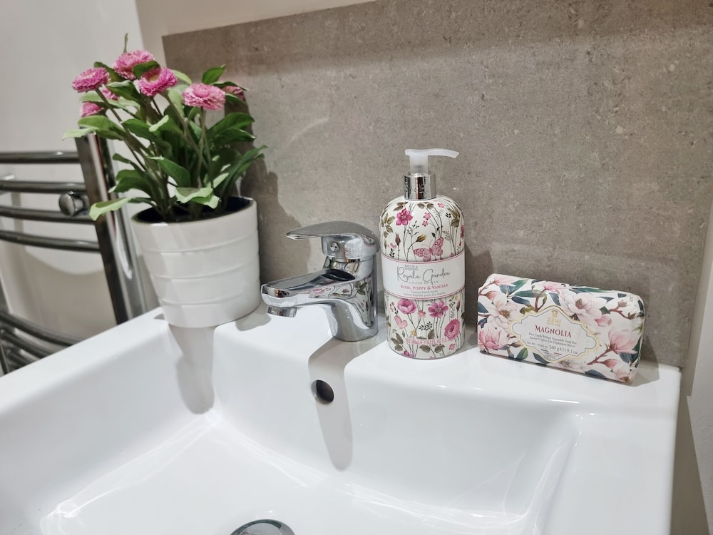 4Bed 3Bath - 8min to London Bridge