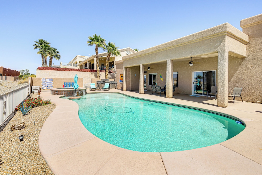 Lake View & Games: Spacious Oasis in Lake Havasu!