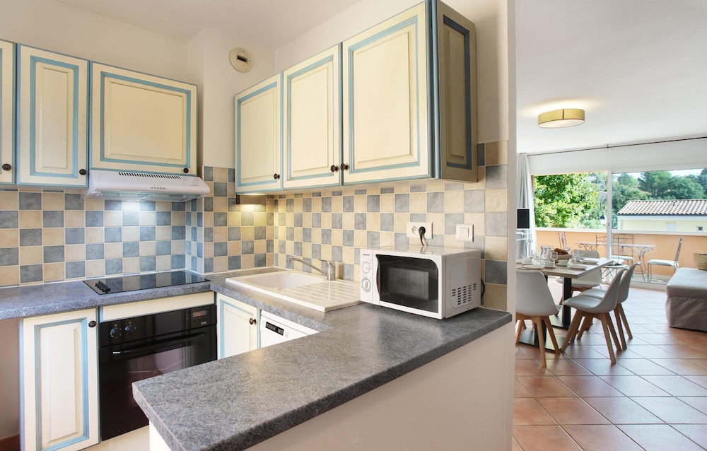 Studio in Greoux-les-bains Near Lakes