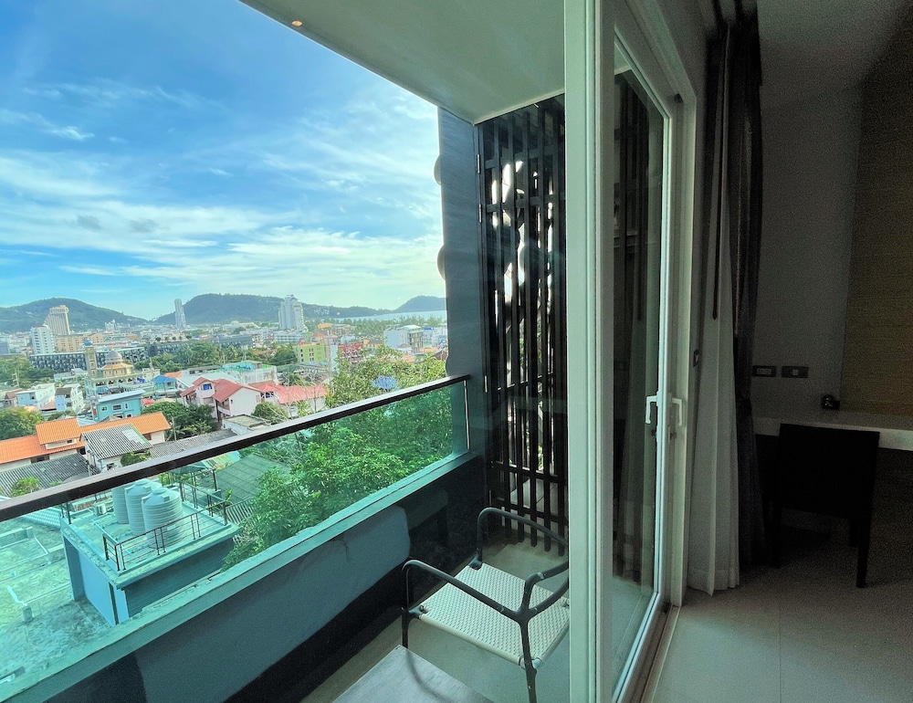 Emerald Terrace by Lofty