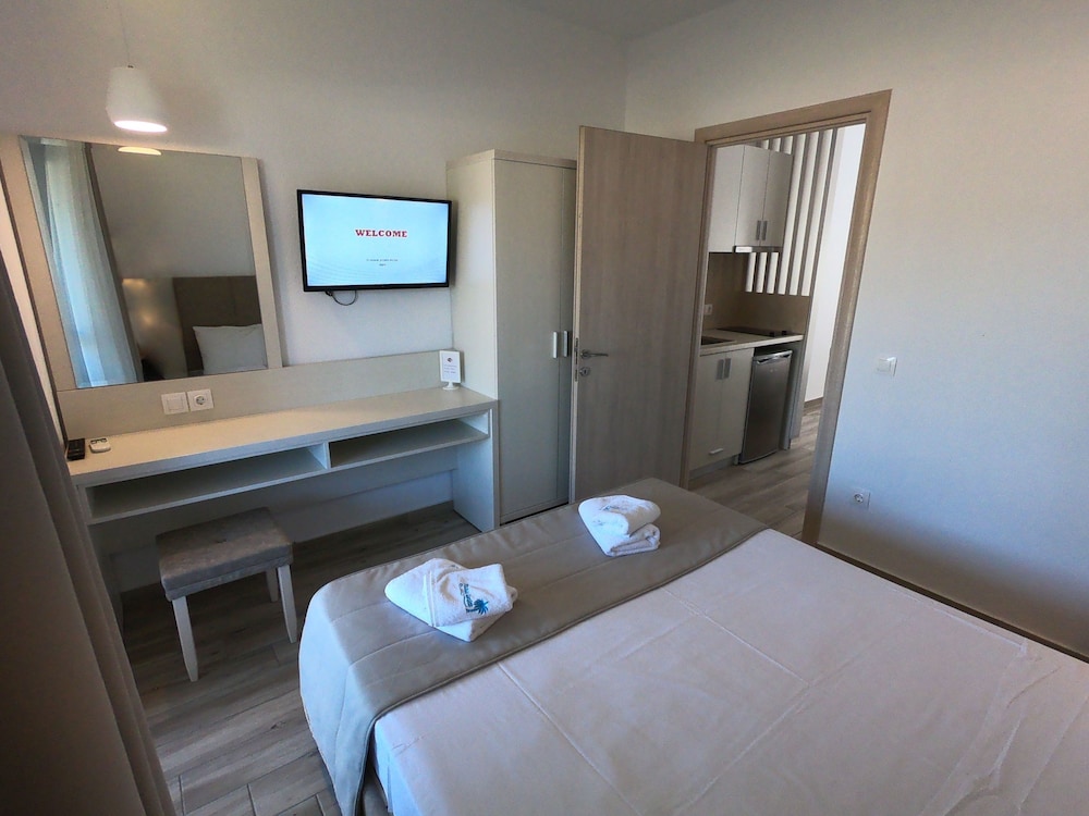 Finikas Garden Beach Resort Nikiti
