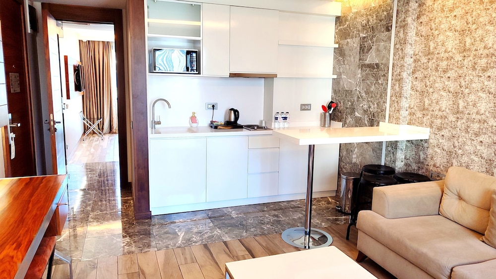 Old Port Otel - Image 10