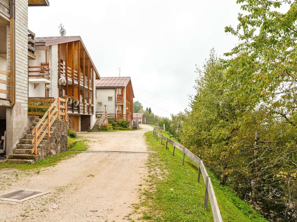 Belvilla by OYO Chalet Nevegal view 4