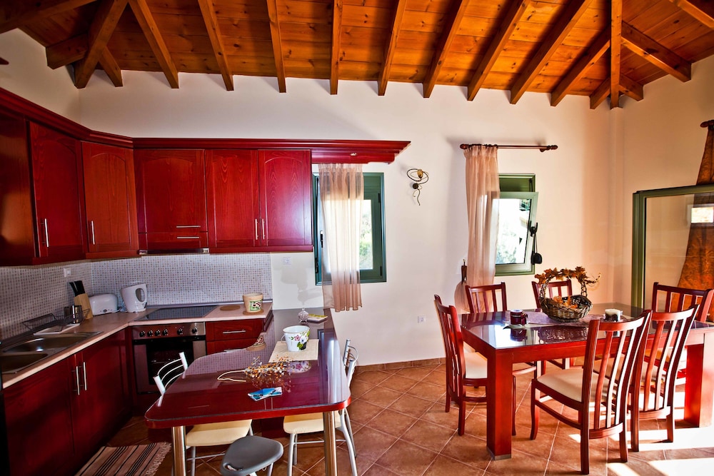 Aselinos Suites