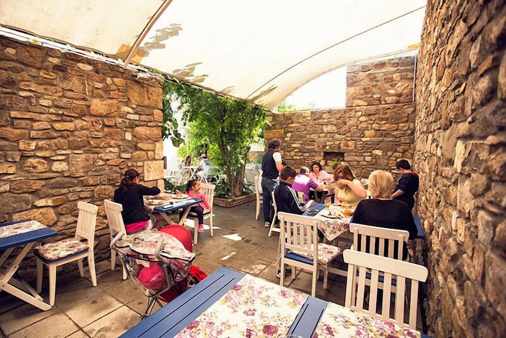 Bozcaada Fahri Otel - Image 12