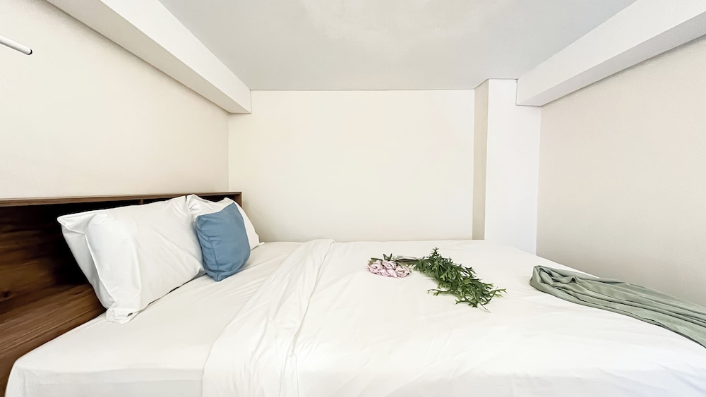 Quiet And Strategic Studio Loft At Apple 1 Condovilla Apartment