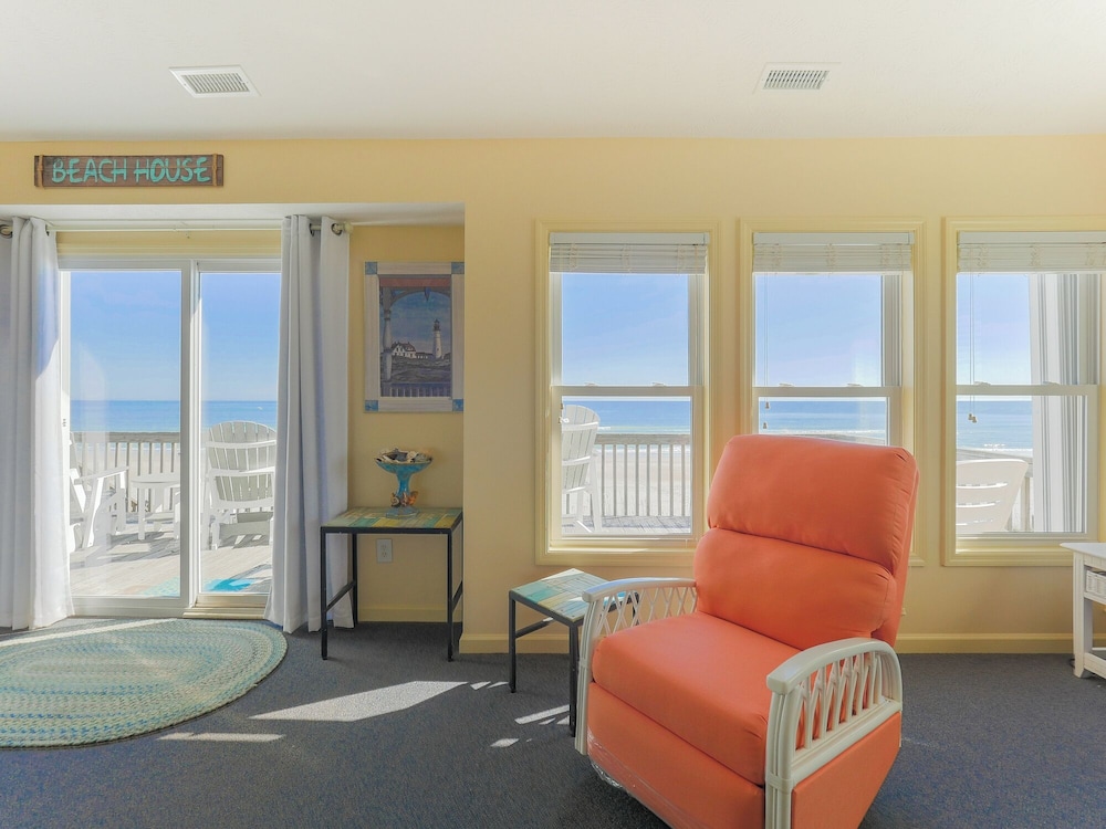 Twin Palms by Topsail Realty