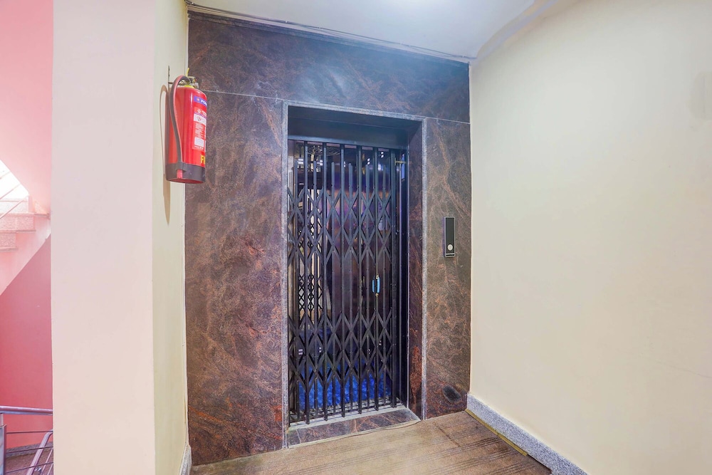 Fabhotel Avante Palace