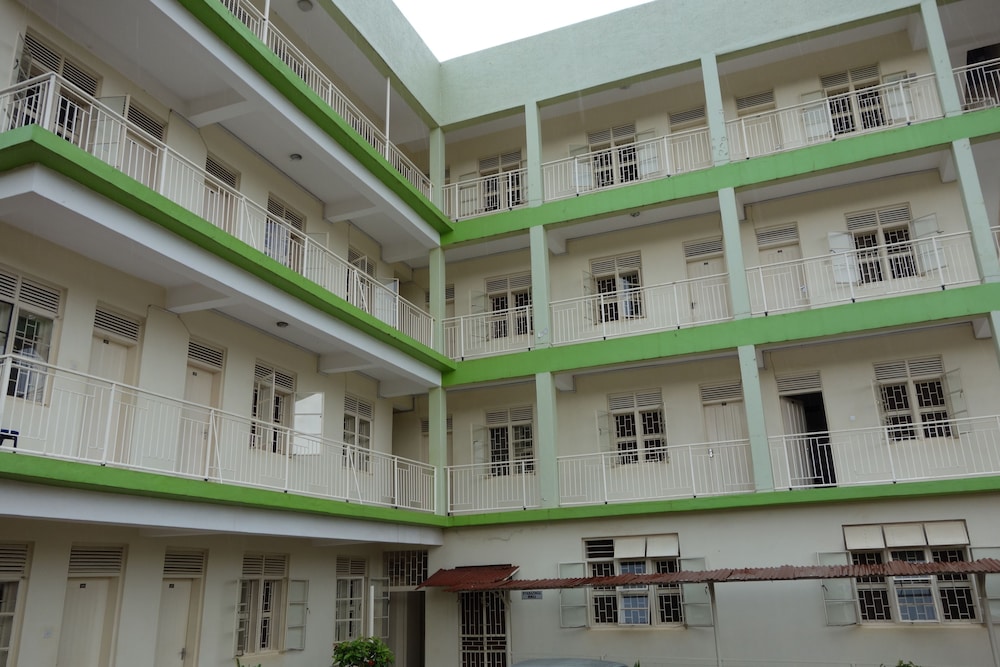Emirina Travel Hotel