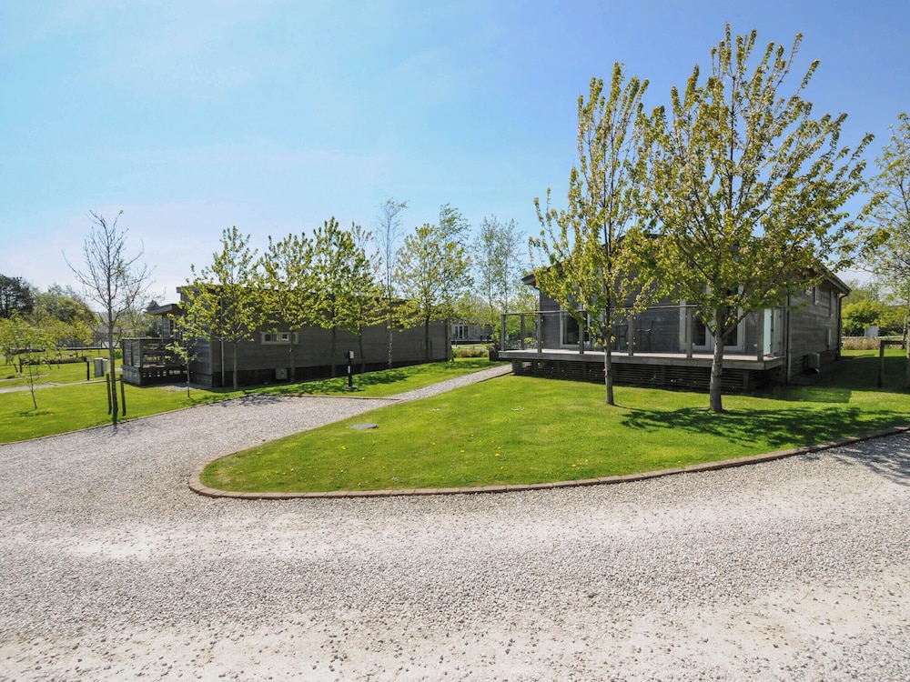 11 Meadow Retreat