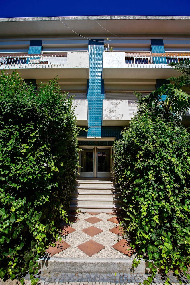 Hotel Quatro Anas Hostel - Image 1