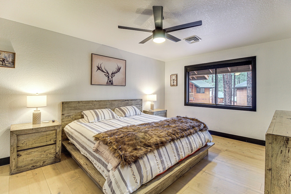 Sledding Thrills & Fireside Warmth: Pinetop Home