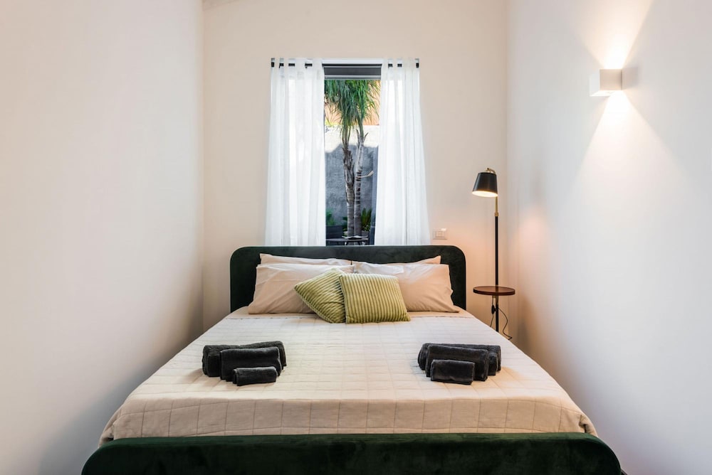 Leone Apartment With Garden by Wonderful Italy