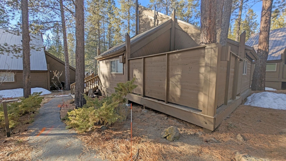 Pole House 10 2 Bedroom Cabin