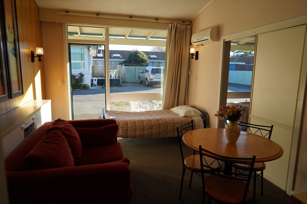 Tui Lodge Motel